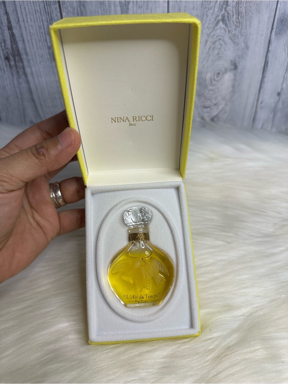 Nina Ricci L'Air du Temps Small Round Bottle in Yellow